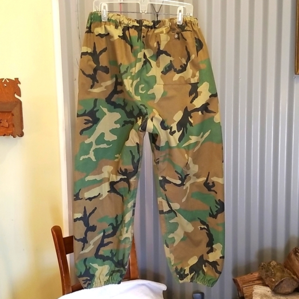 Cabela's Camouflage Goretex Mens Size Large All Weather Pants EUC